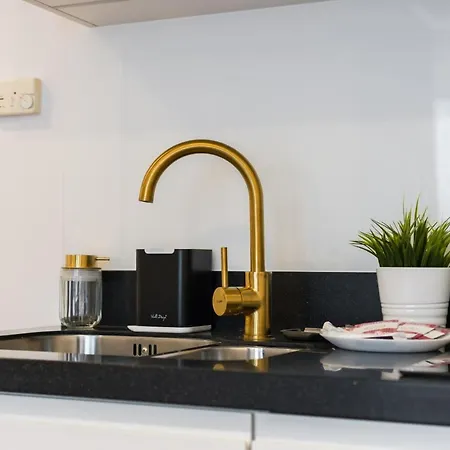 Mtp Zwierzyniecka Business Studio - Free Parking By Renters Poznan